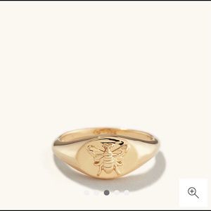 Mejuri Honey Mini Signet ring